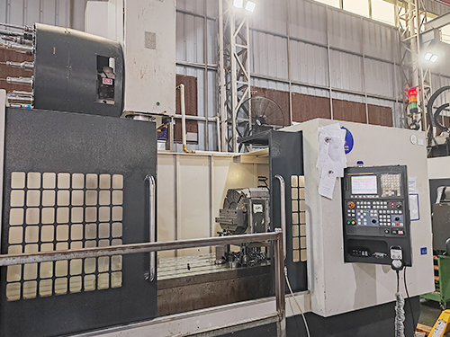 Four-axis machining center